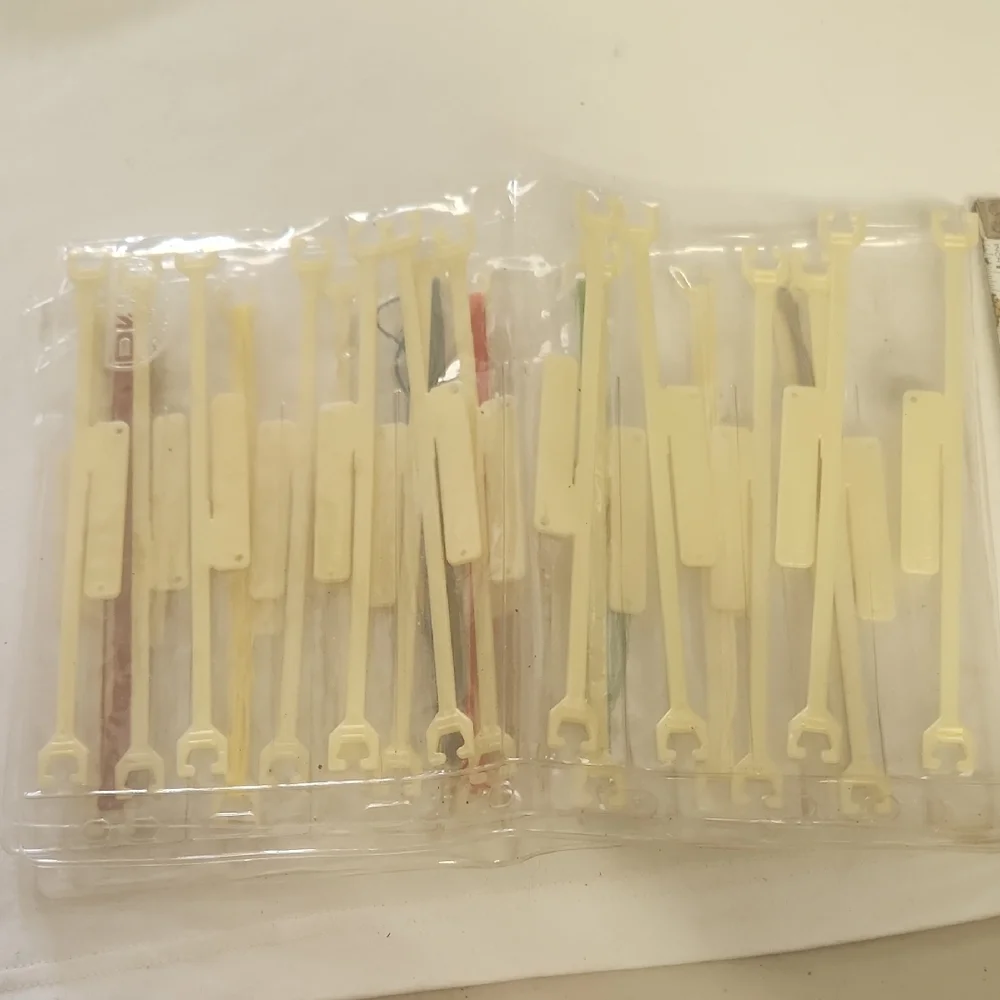 Vtg 2001 DMC Embroidery Floss Holders 24 Includes 2 Vinyl Pockets for Storage