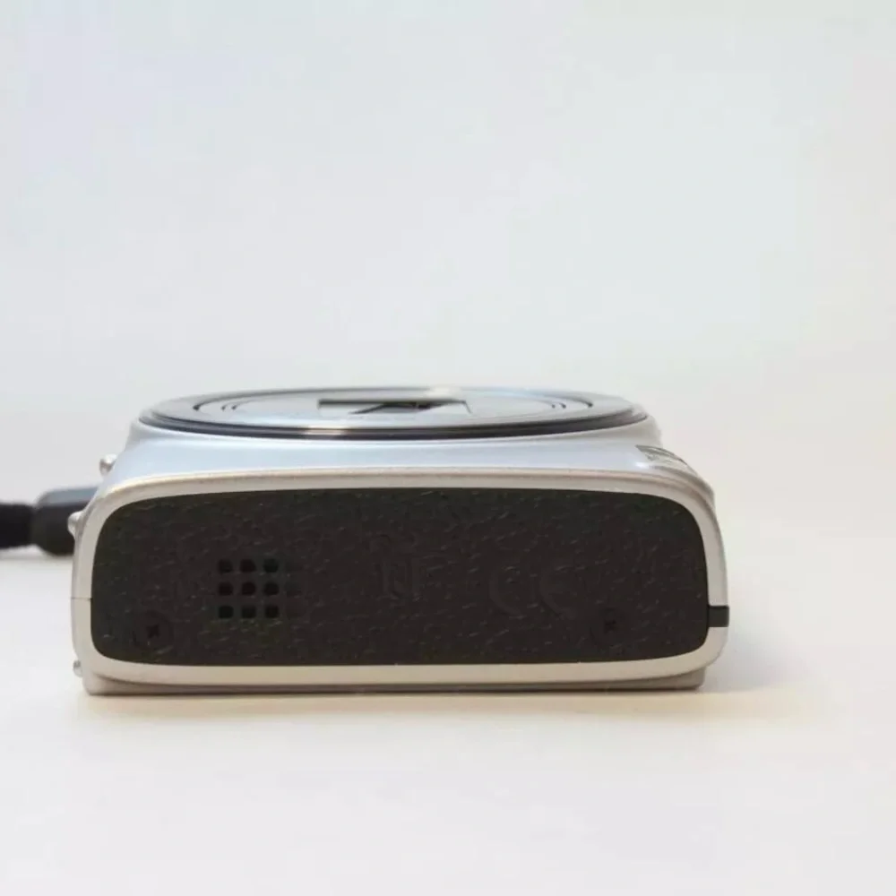 [MINT IN BOX] Canon IXY 640/PowerShot ELPH 350 HS/IXUS 275 HS Silver (English)