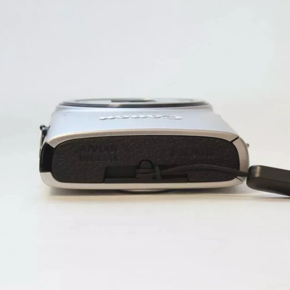 [MINT IN BOX] Canon IXY 640/PowerShot ELPH 350 HS/IXUS 275 HS Silver (English)