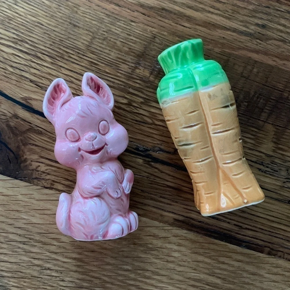 Easter bunny and carrot vintage salt and pepper shaker