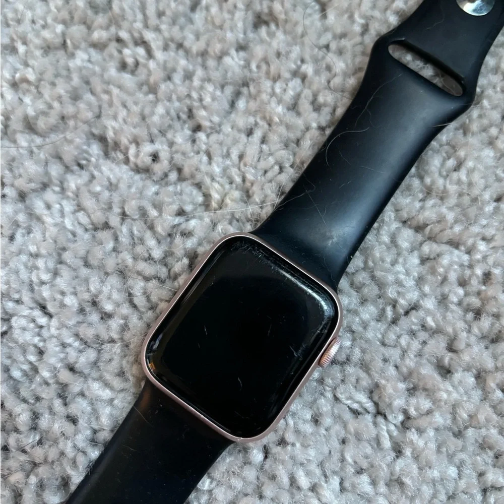 Apple band black
