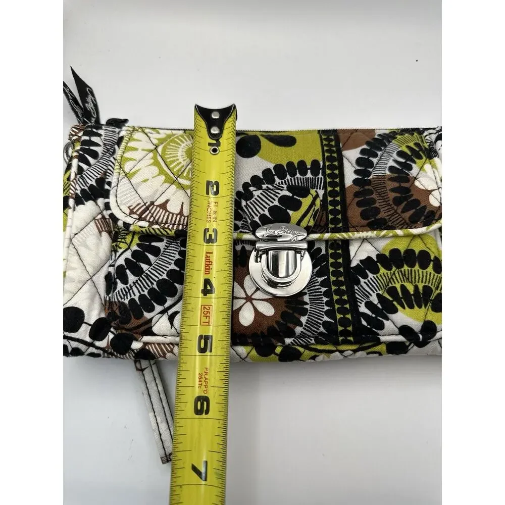 Vera Bradley excellent please