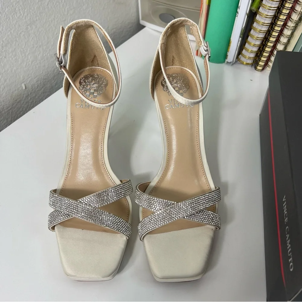 Vince Camuto these are