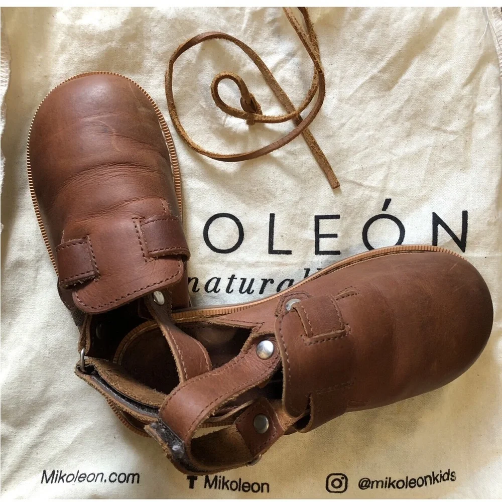 Mikoleon explorer sandals