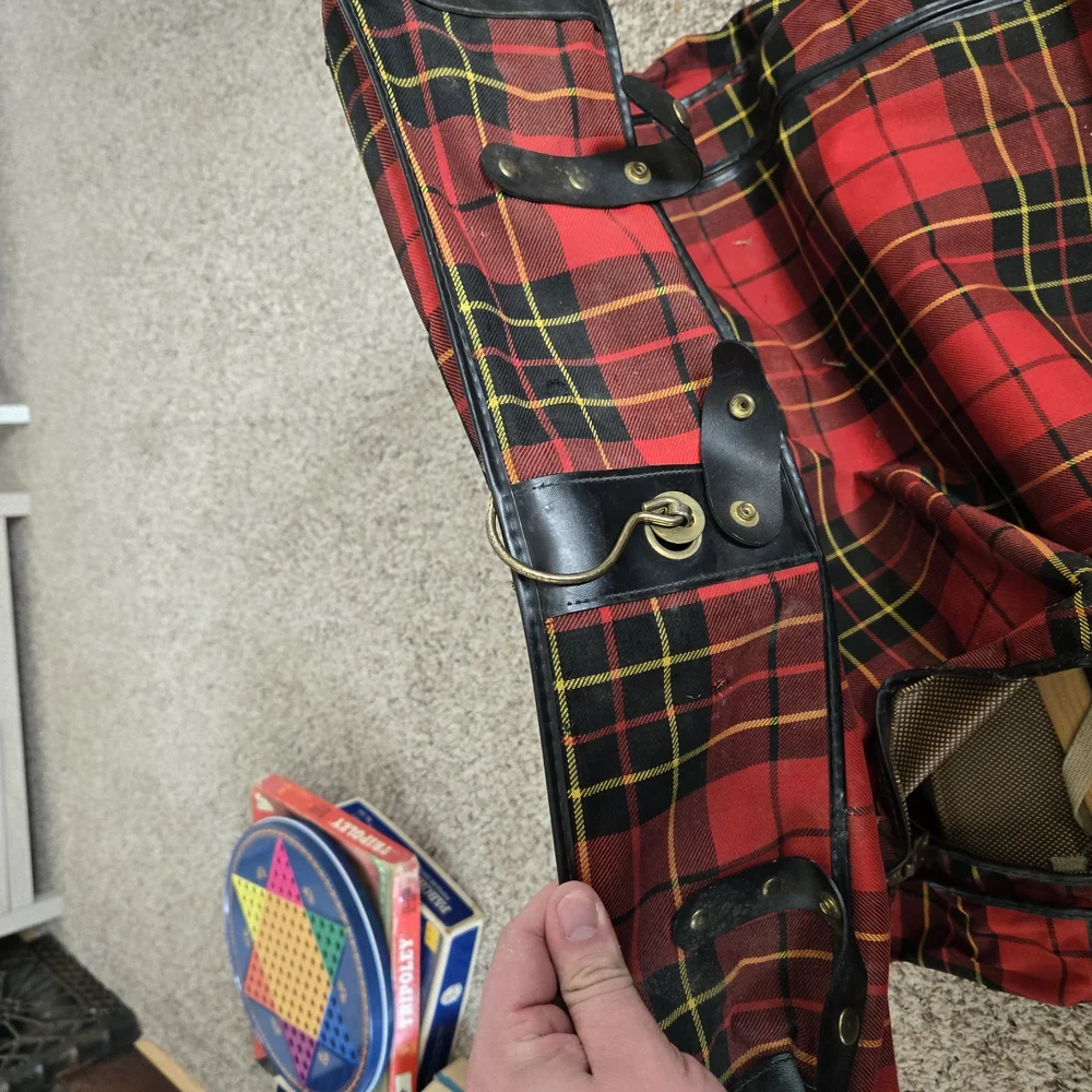 CarSac red plaid