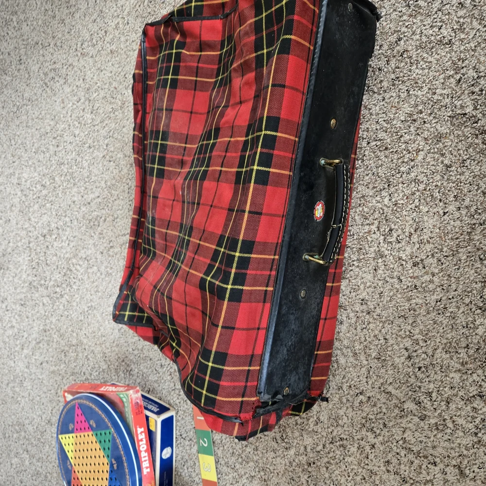 CarSac red plaid