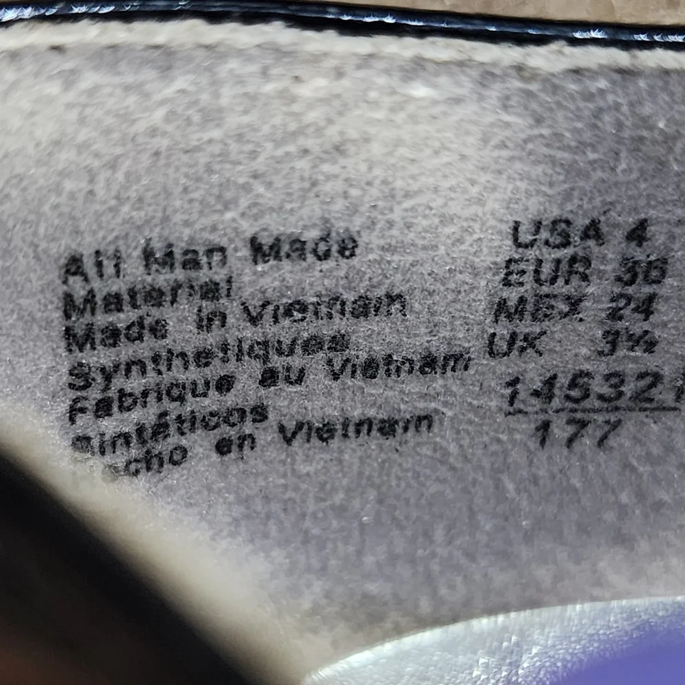 American Eagle Outfitters see american