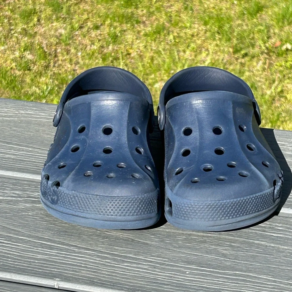 Crocs Kids Classic Slip On Shoe Sandle Clog - Navy Blue Size J1 Some Toe Wear