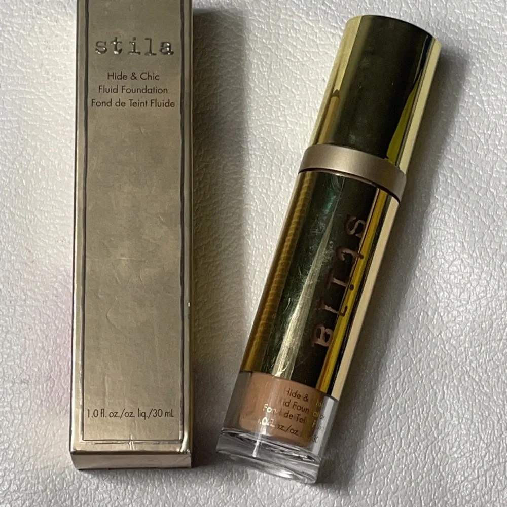 Stila Hide & Seek Foundation In medium NWT