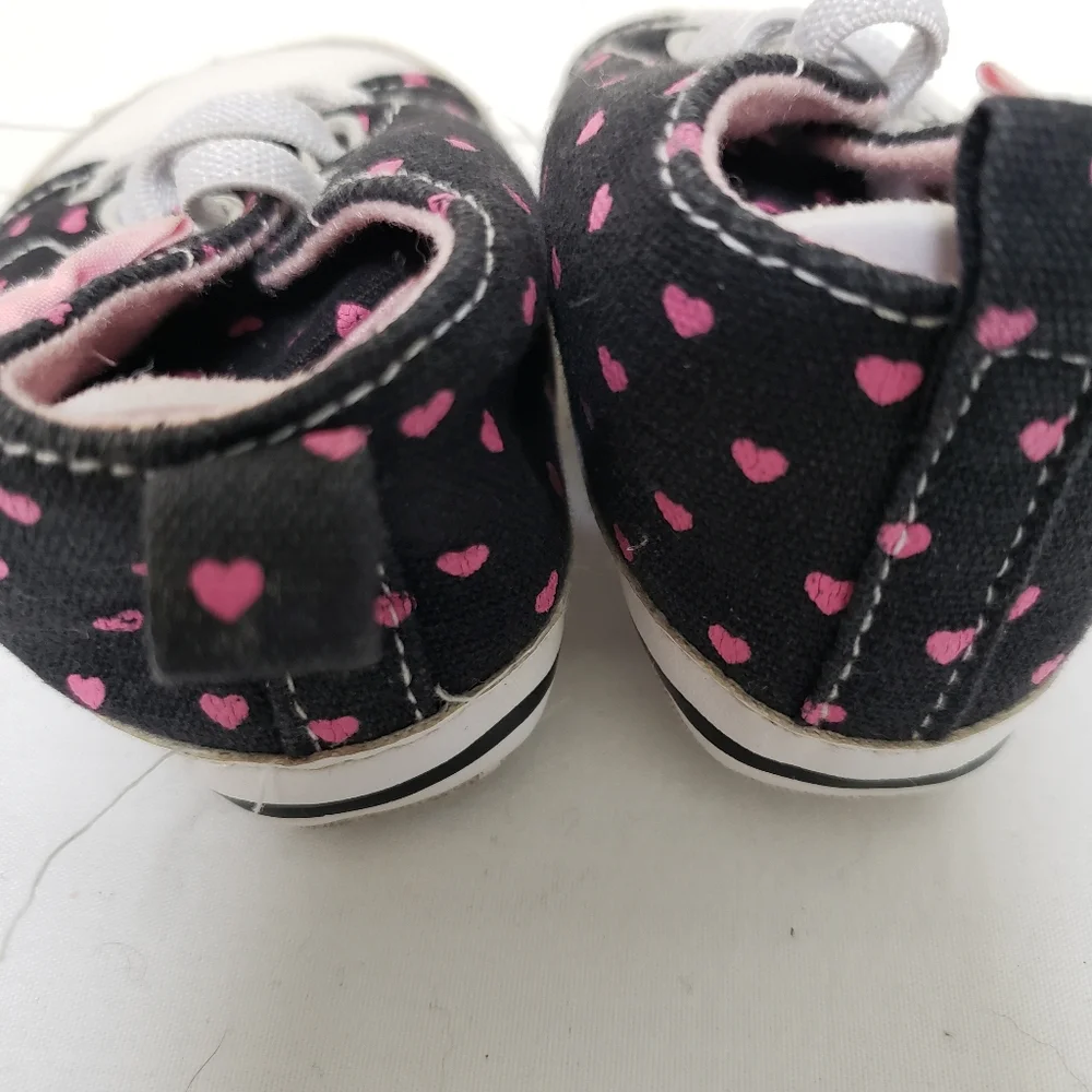 N/A sneakers soles typical