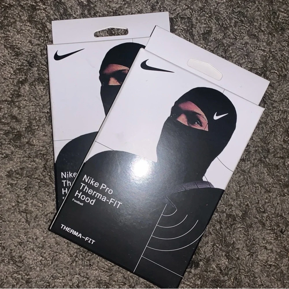 Nike Black Therma-FIT Hood Packaging