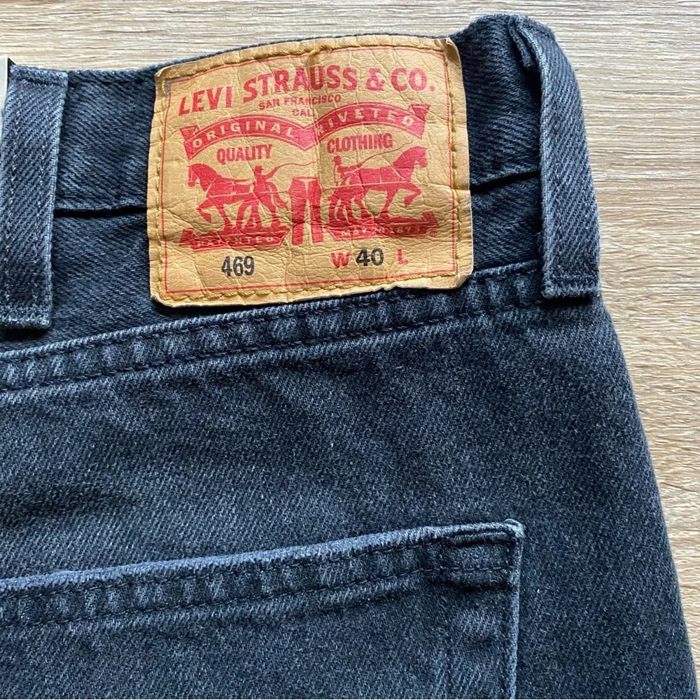 Levis levi 469