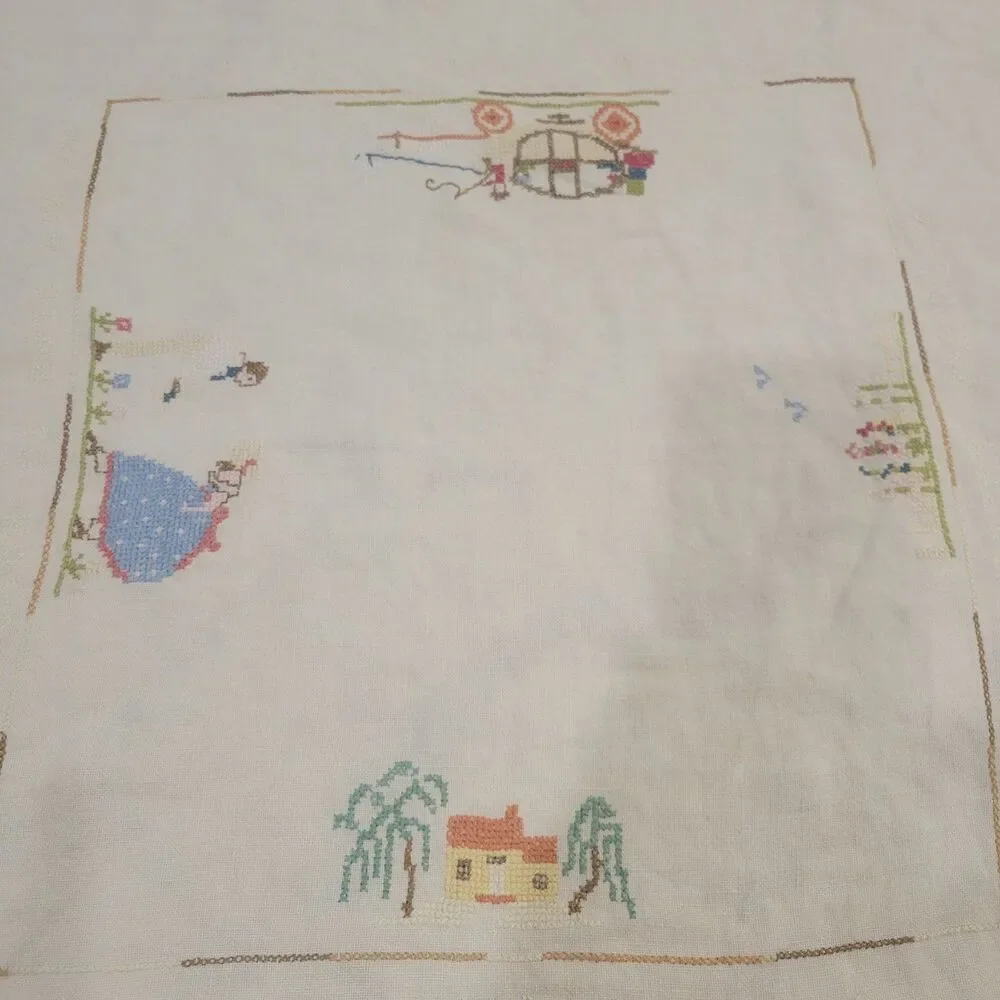 Vintage Table Linen Handmade Cross Stitch Embroidered Luncheon Cloth approx 28