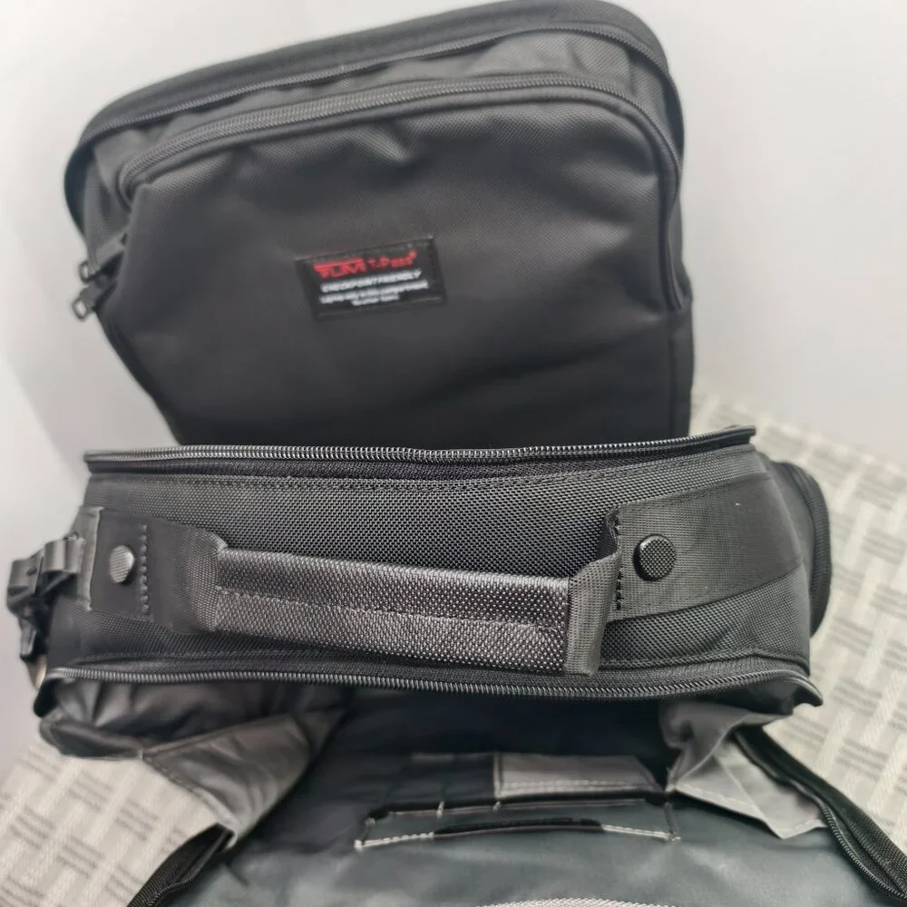 Tumi this nwt