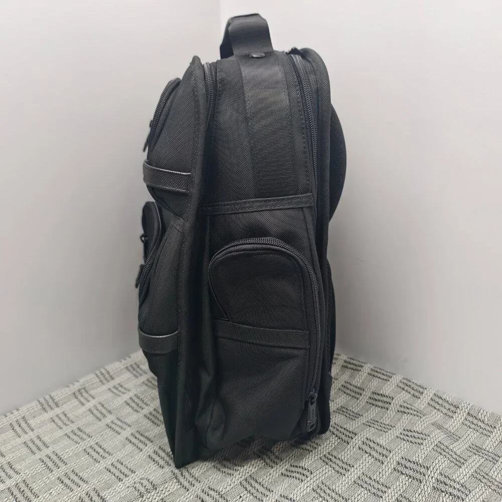Tumi this nwt