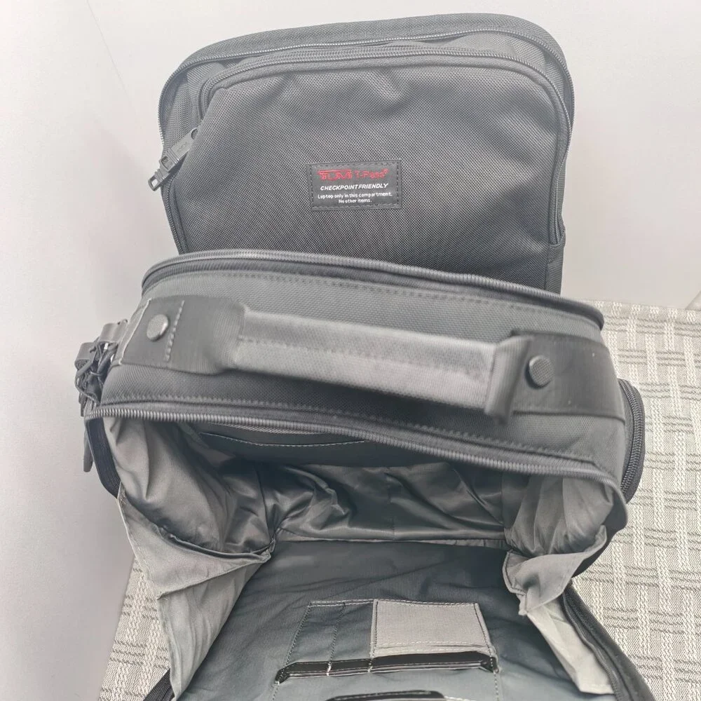 Tumi this nwt