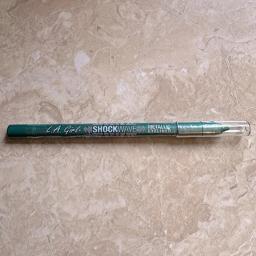 LA Girl applies finish proof