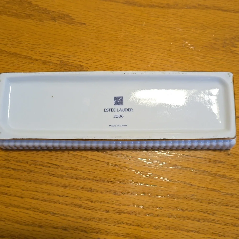 Estee Lauder White Ceramic Vanity Tray with Ribbed Design And Gold Trim
