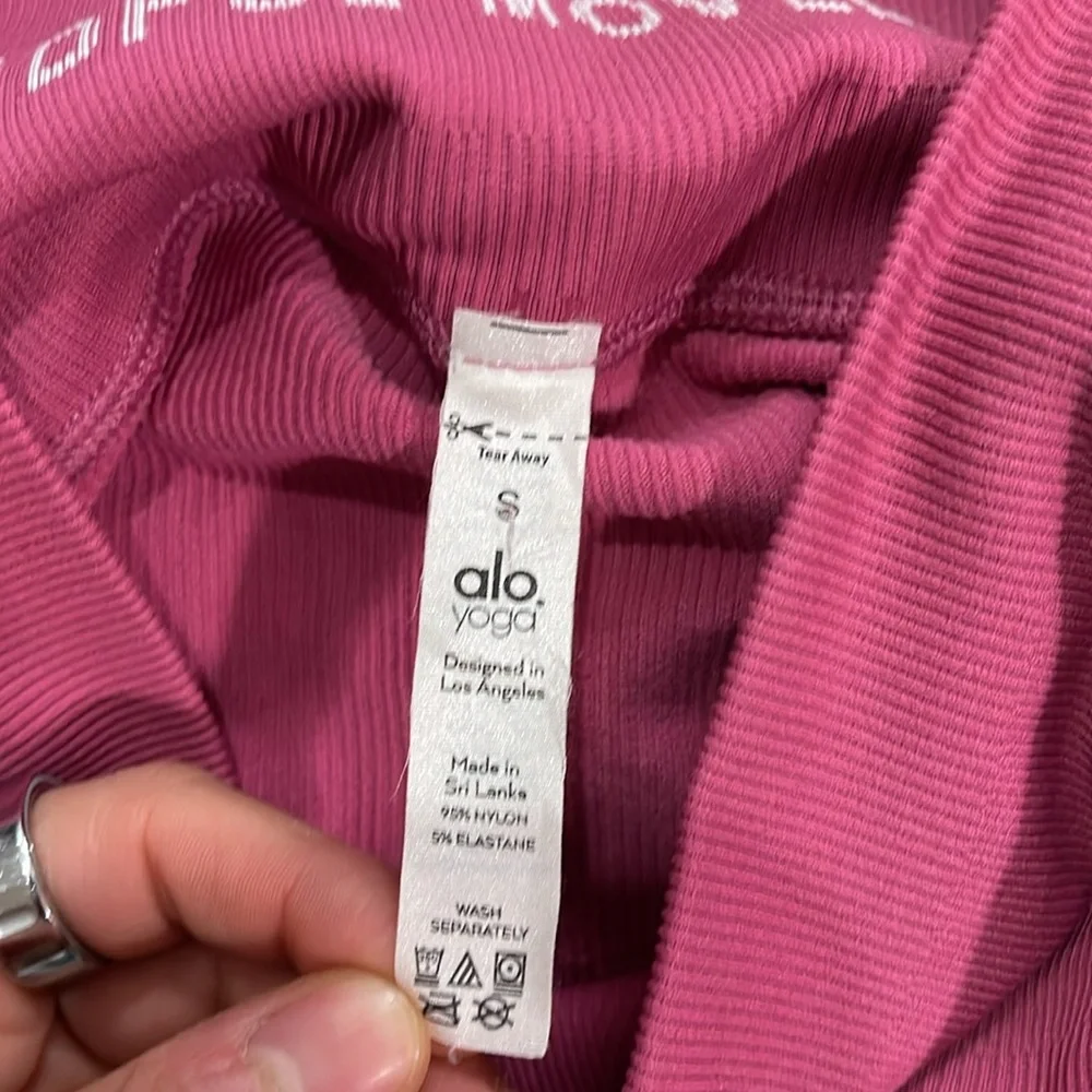 ALO Yoga great stylish