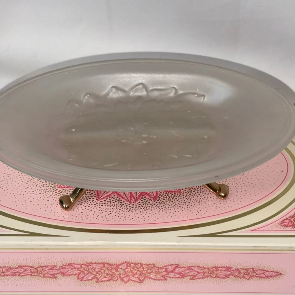 Avon borders tray decor
