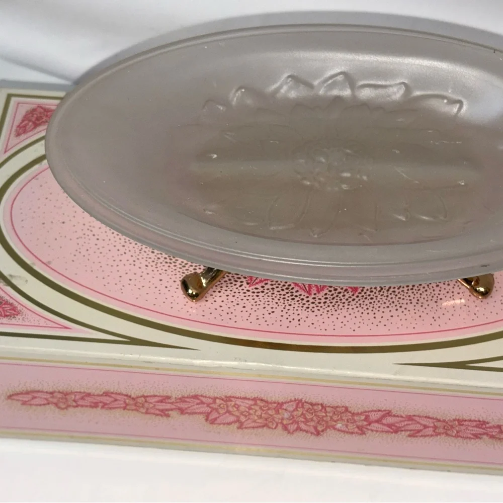Avon tray design green