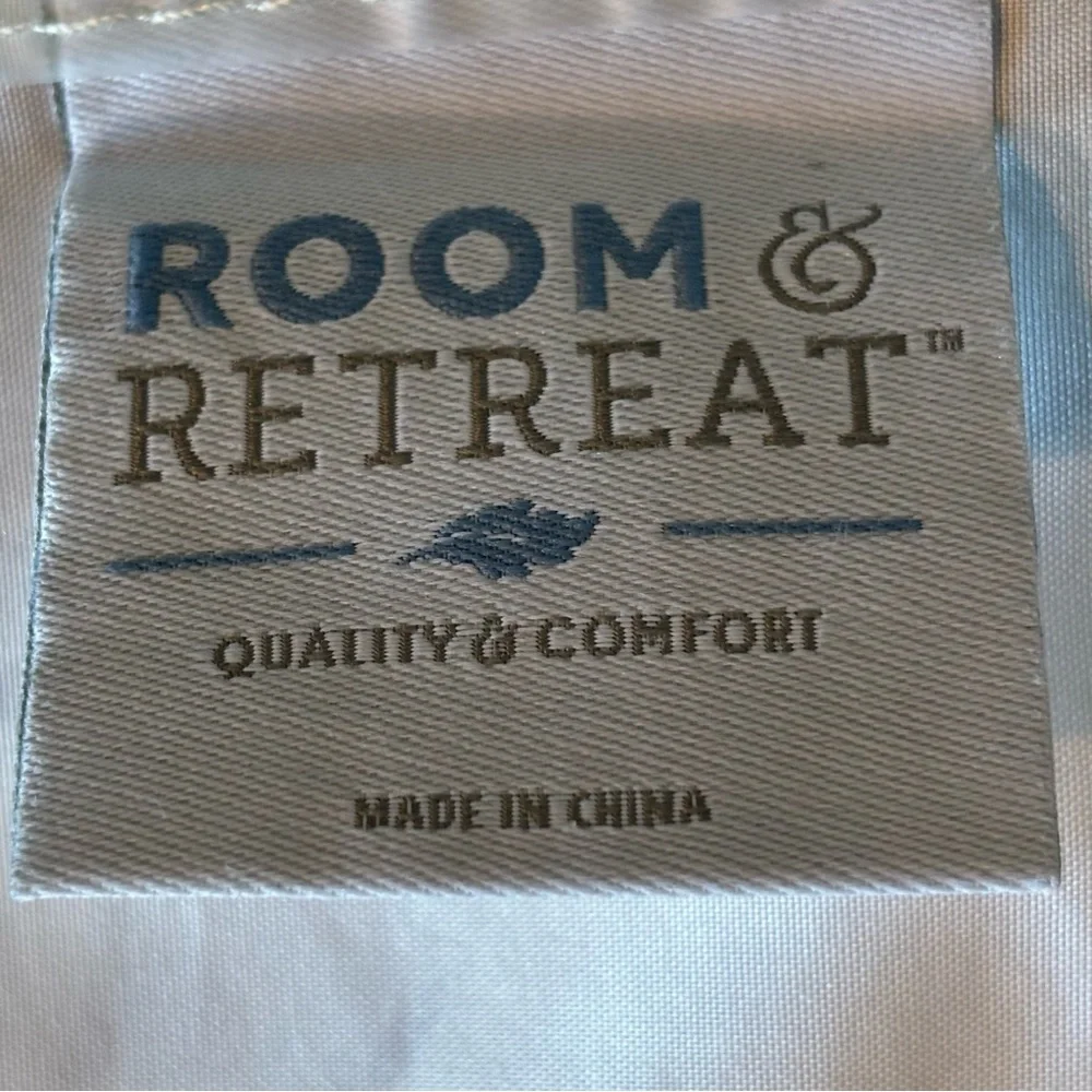 Room & Retreat shower curtain pastel leaf print white & sage green LIKE …