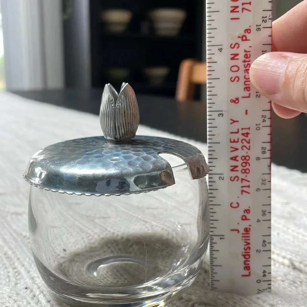 N/A aluminum vintage lid