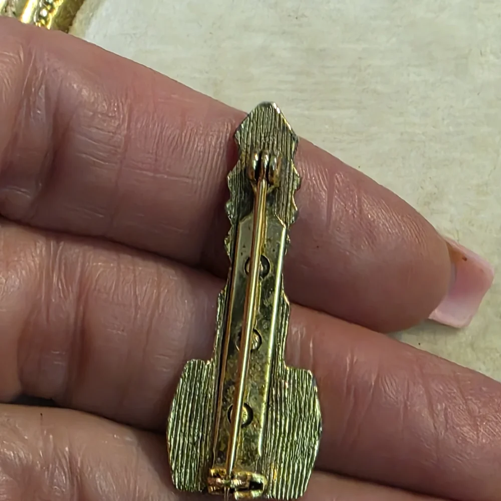 N/A elegant gold