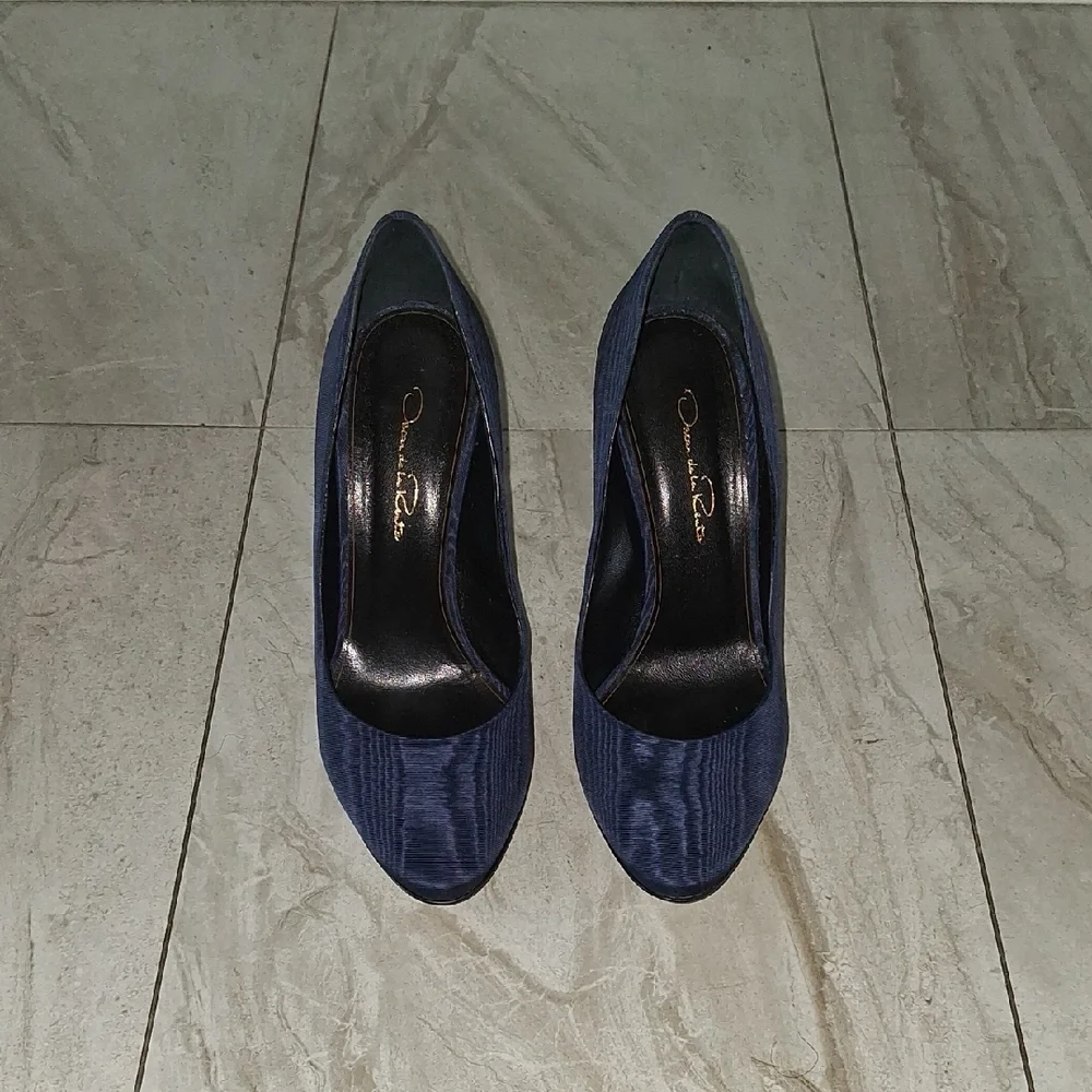 Oscar de la Renta Navy Heels