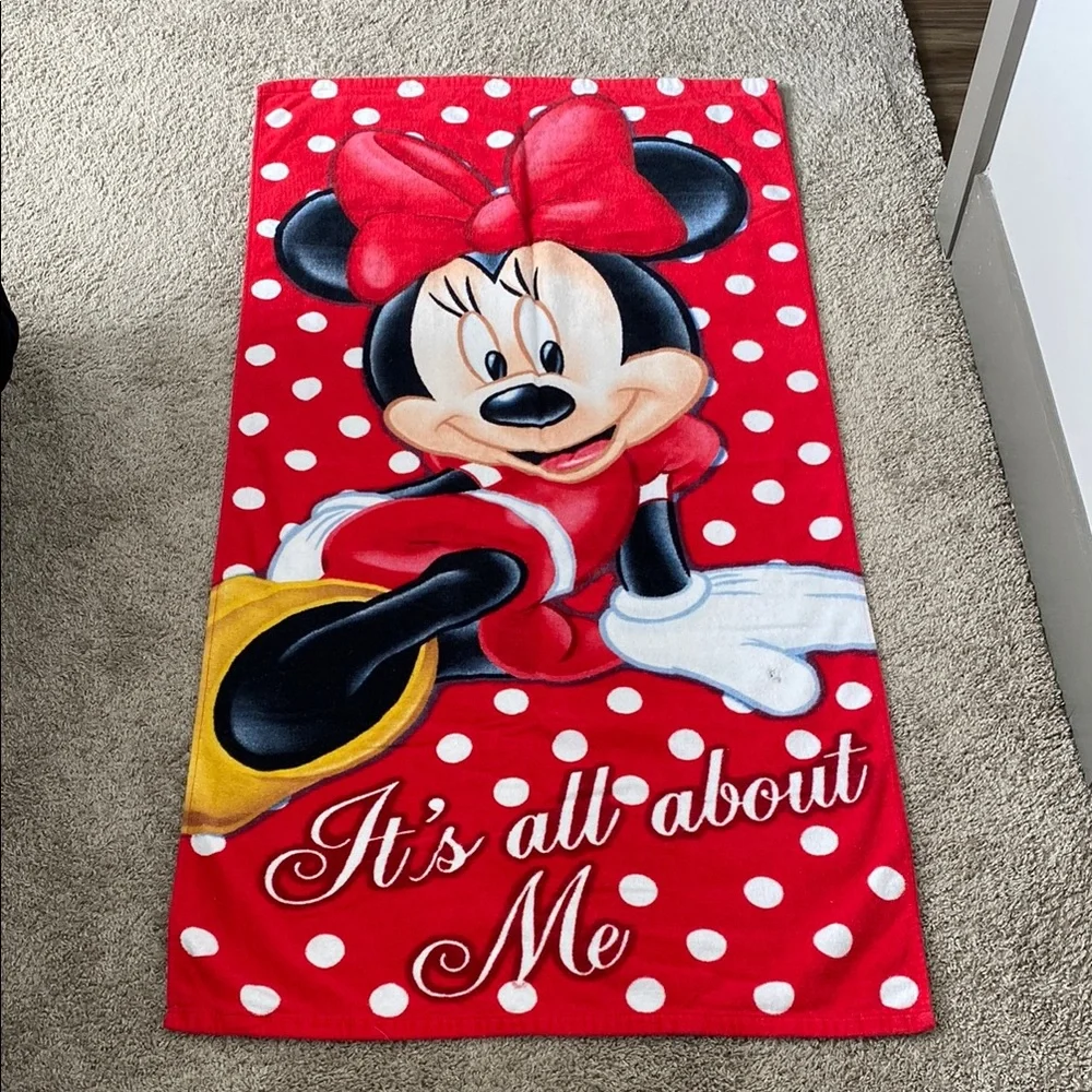 Disney Minnie Mouse beach towel