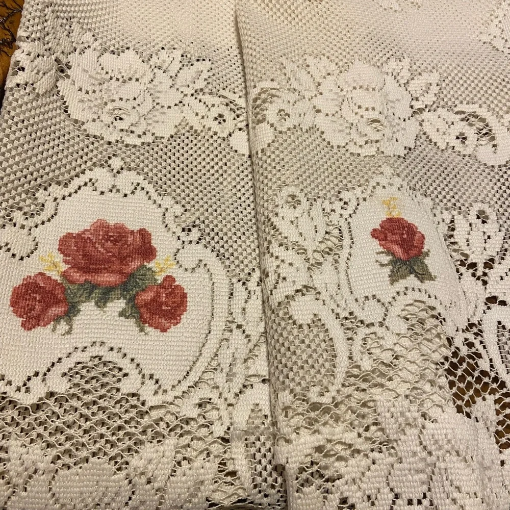 Floral Lace Mantel Scarf/Table Runner