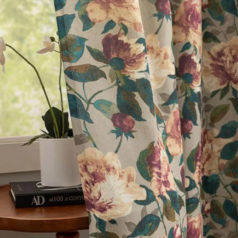 Urban Outfitters set panels