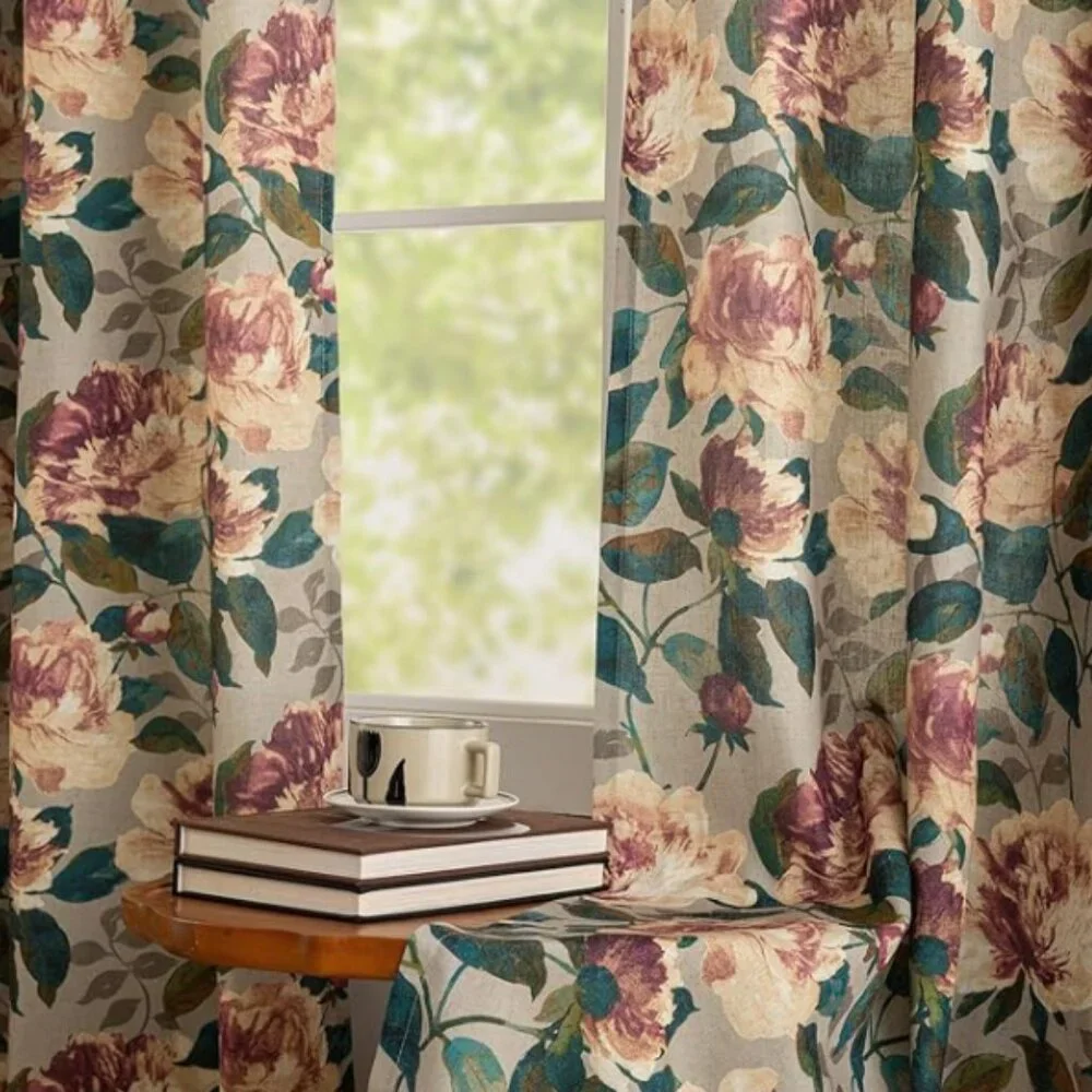 Urban Outfitters set panels