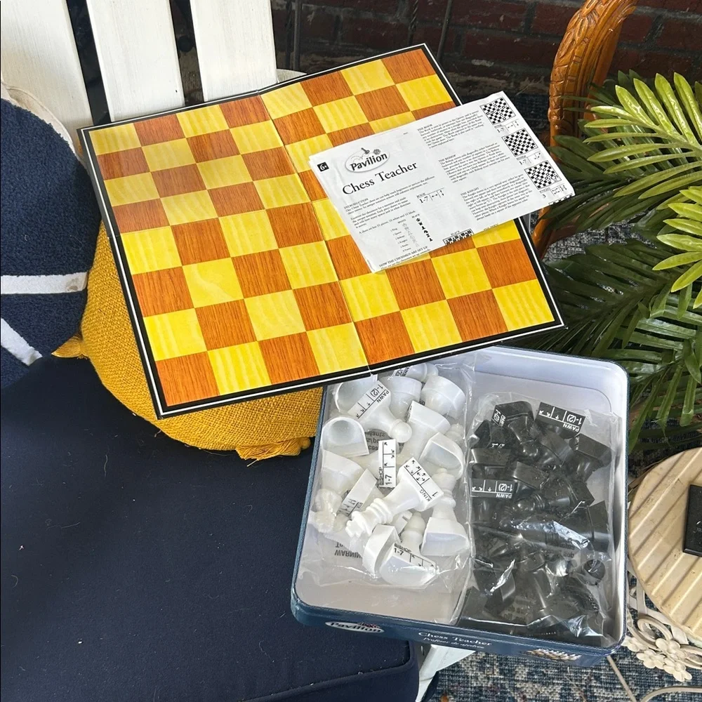 CHESS TEACHER Board Game for Beginners