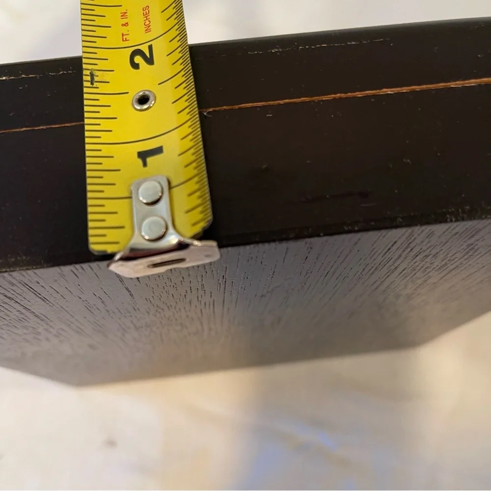 Rocky Patel hinges shape
