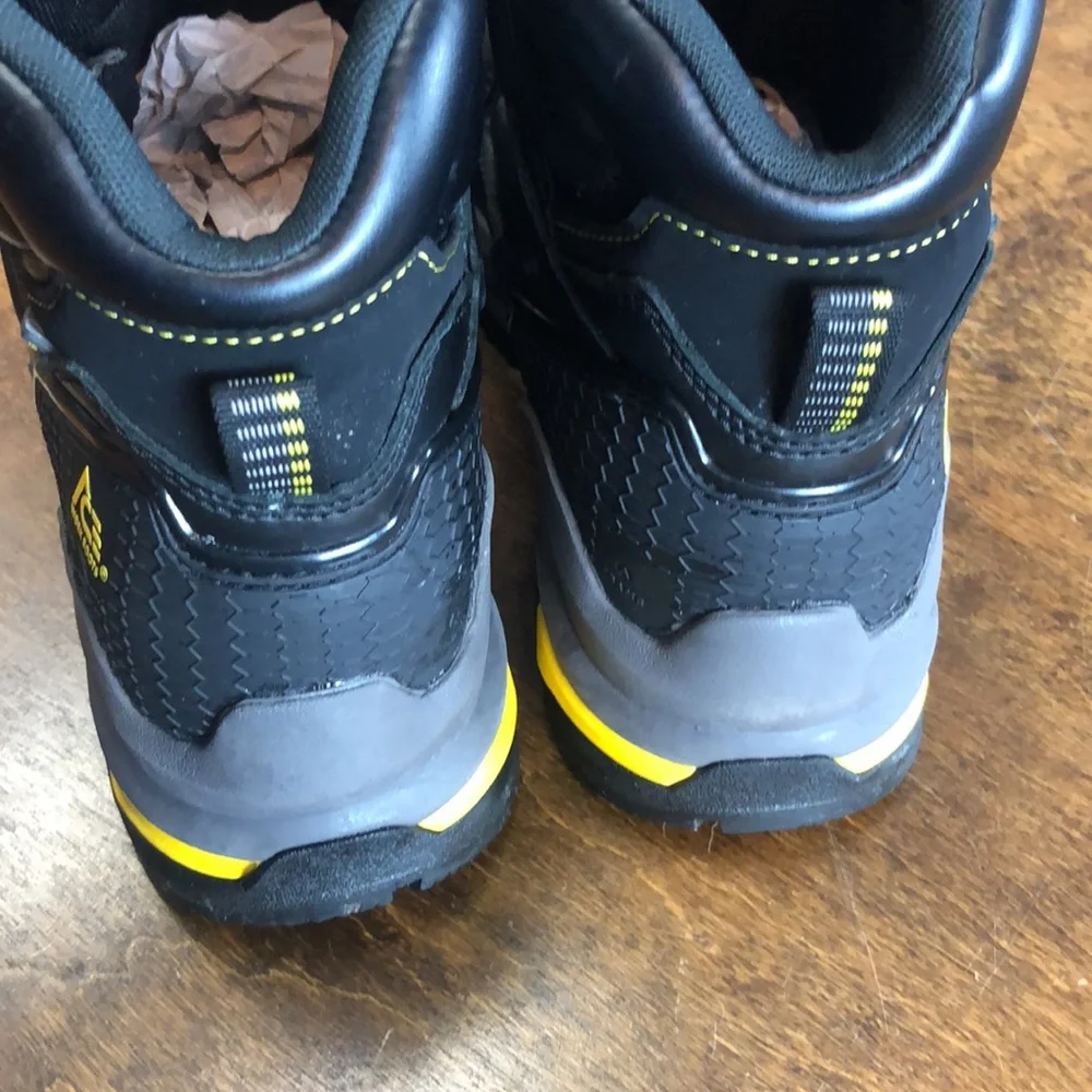 Shoes For Crews like new