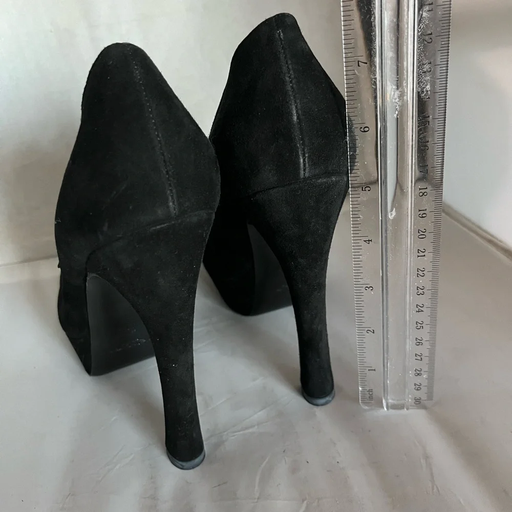 Yves Saint Laurent yves saint
