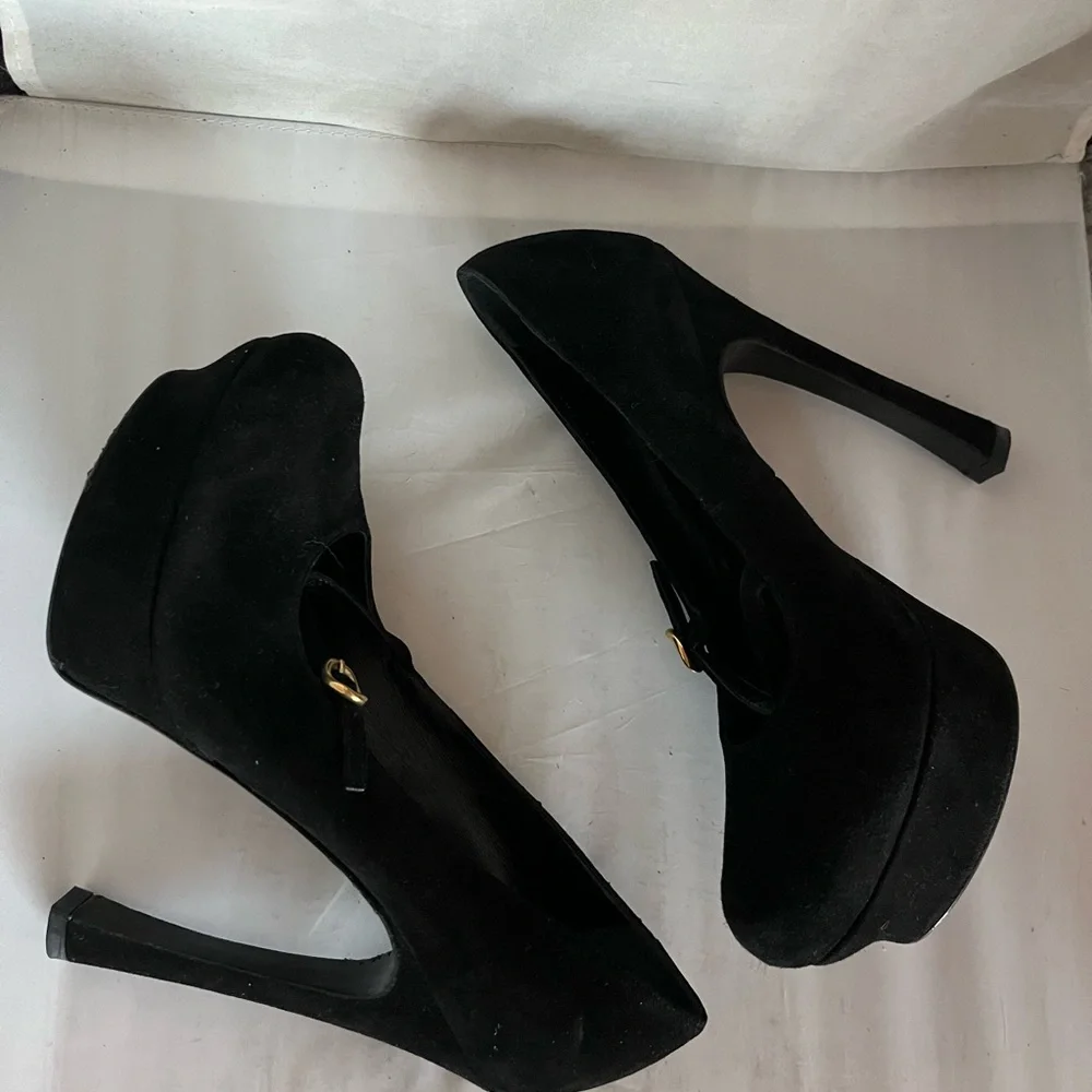 Yves Saint Laurent yves saint