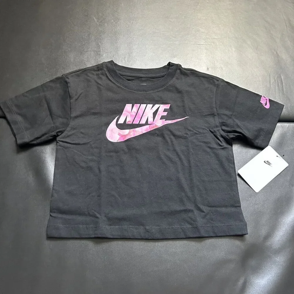 Nike boxy sleeve