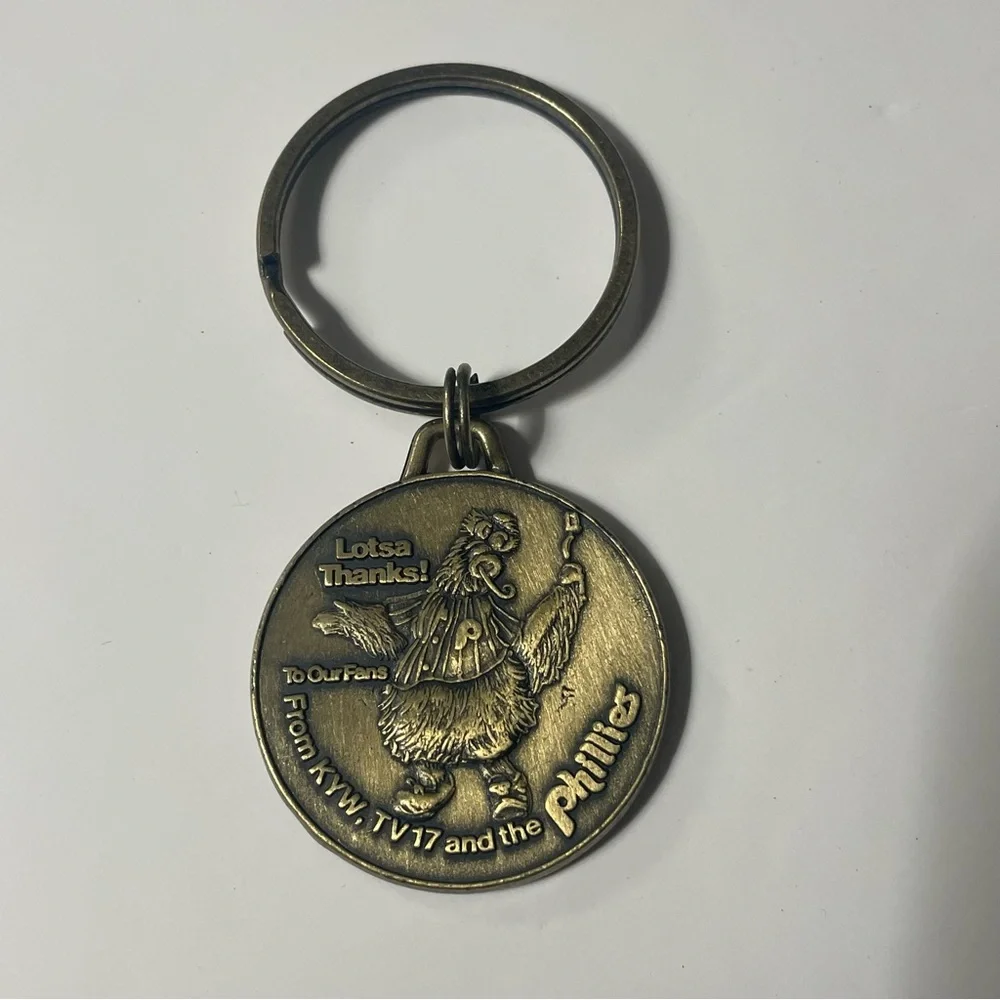 Vintage Philadelphia Phillies KYW TV 17 Lotsa Thanks! Metal Keychain