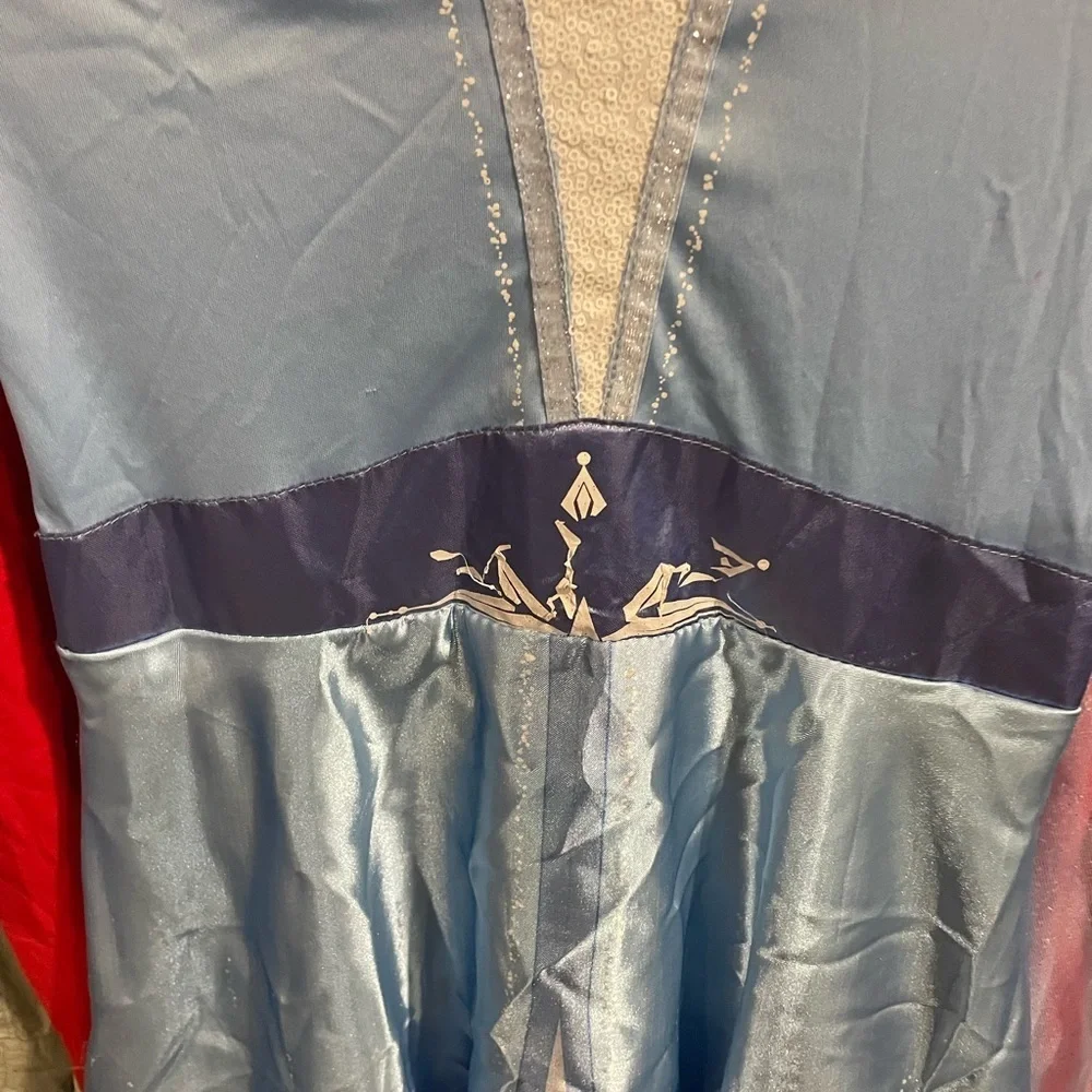 Frozen costume play