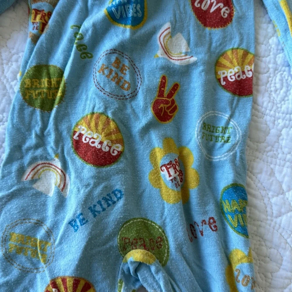 Angel dear footed pajamas size 3-6 months peace unisex boys girls print