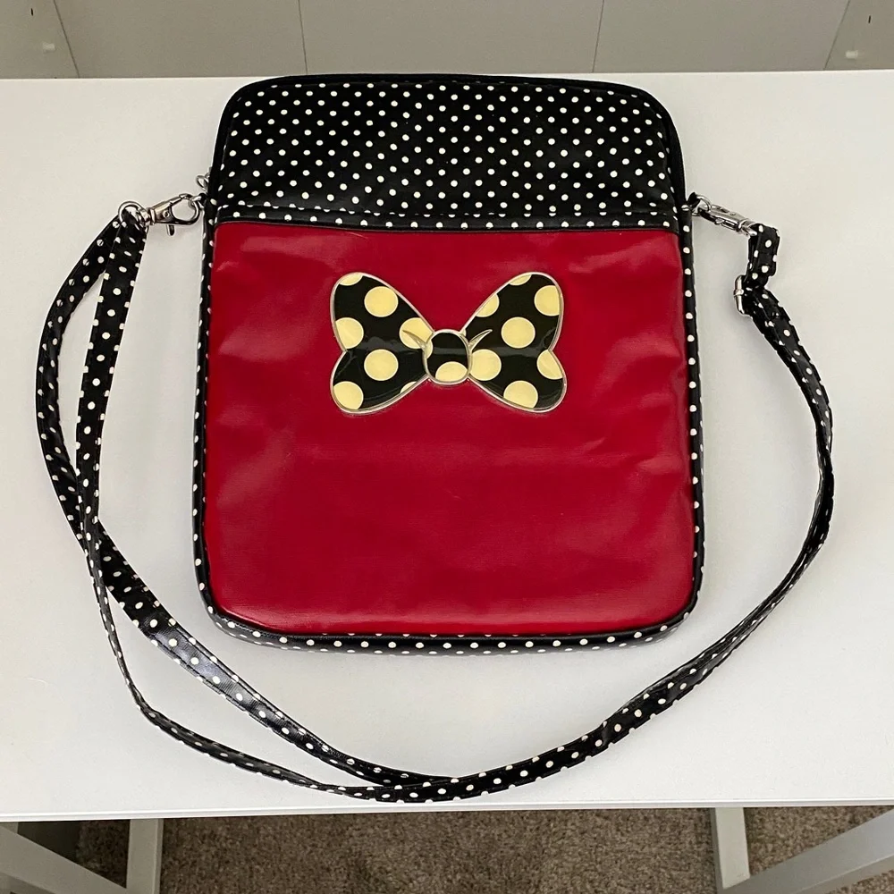 Disney D-Tech Minnie Mouse iPad case