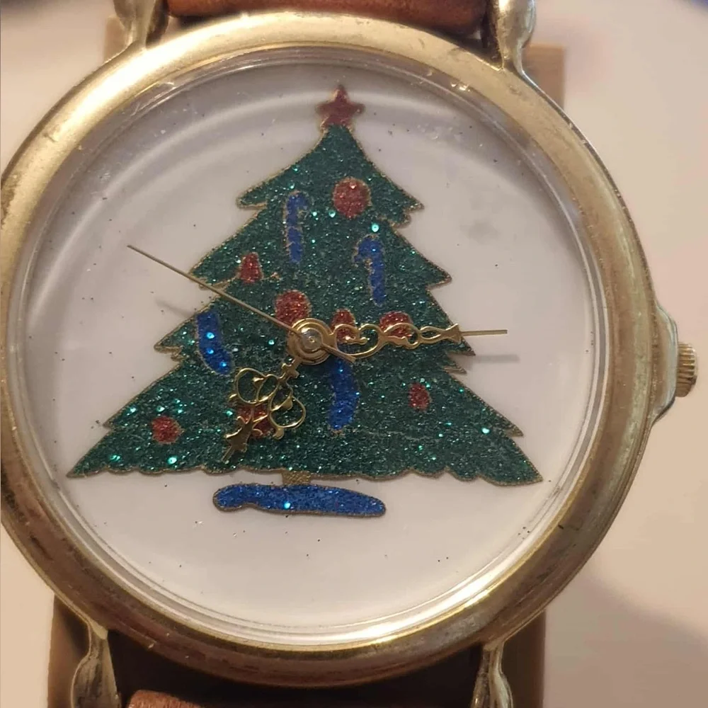 🦋10/$20🦋 Goldtone/White Leather Christmas Tree Women's Watch