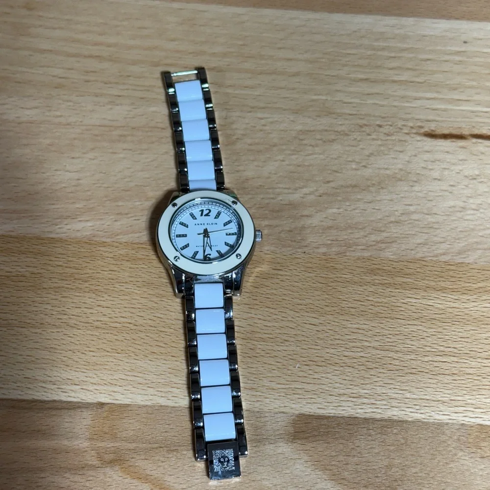 Anne Klein sophisticated anne
