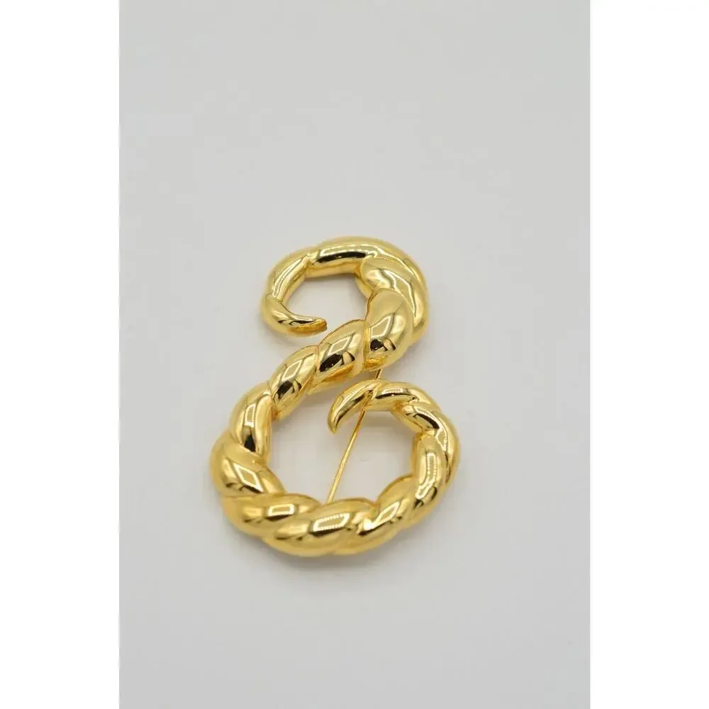 Unbranded stunning pin