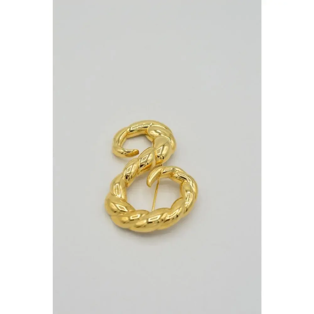 Unbranded stunning pin
