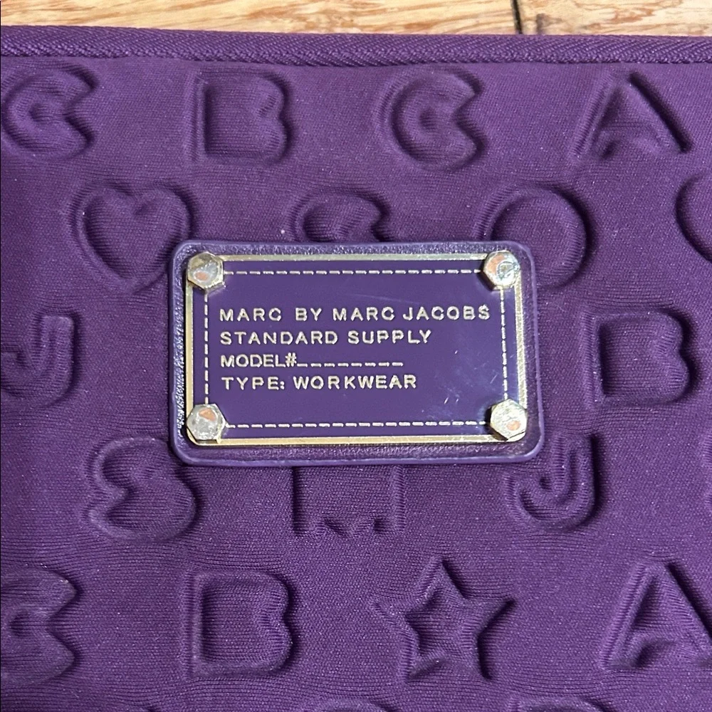 Marc By Marc Jacobs chic tablet