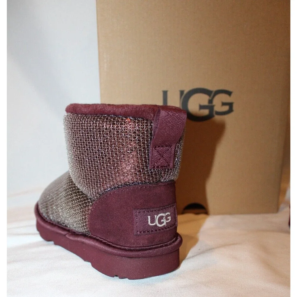UGG pull loop