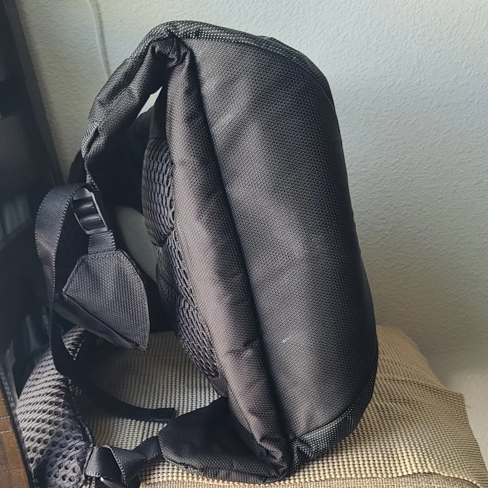 Tumi pre owned